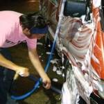 Immagine: 3_Francesco Erioldi_Dopo i vari giri nel deserto una bella lavata a Carletto Superturbo il mio inseparabile compagno di viaggio