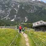 Immagine: 3_Rosanna Dematté_passeggiata in montagna