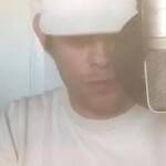 Immagine: 8_Alessandro Detassis_Alessandro in studio presso radio Partille