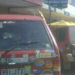 Immagine: 8_Francesco Erioldi_Per ogni luogo visitato ho preso un adesivo da attaccare sul furgone