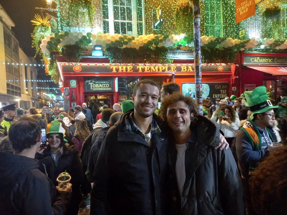 Immagine: Alessandro con un amico