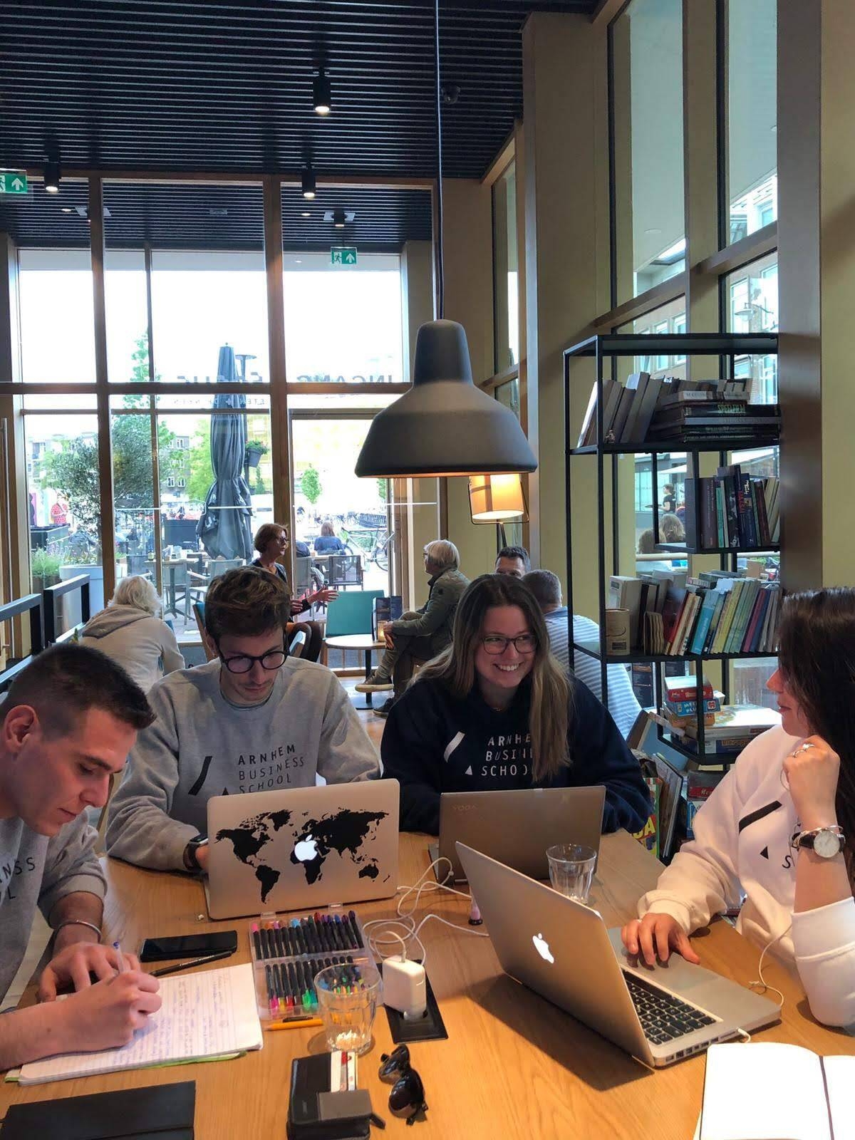 Immagine: e7466640-0627-425d-8798-a36f2e25b2f5