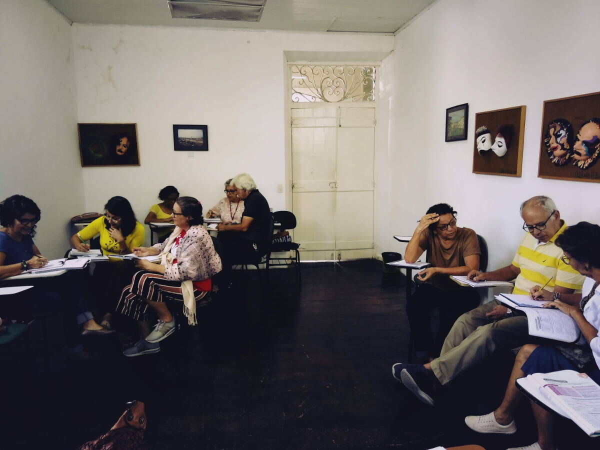 Immagine: lezione alla Dante Alighieri - Recife (2)