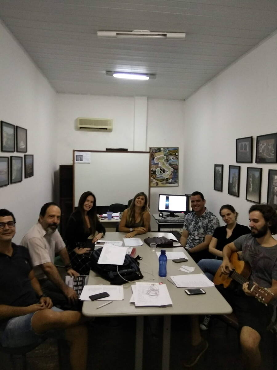 Immagine: lezione alla Dante Alighieri - Recife (3)